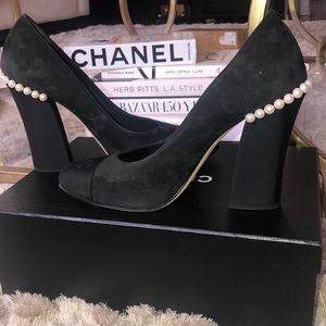 Chanel Black and Suede Pearl Pumps Sz 40 US 9, 9.5